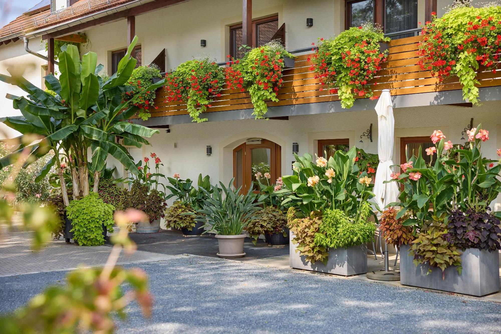 Hotel Garni Sonnenhof Reichenberg  Ngoại thất bức ảnh