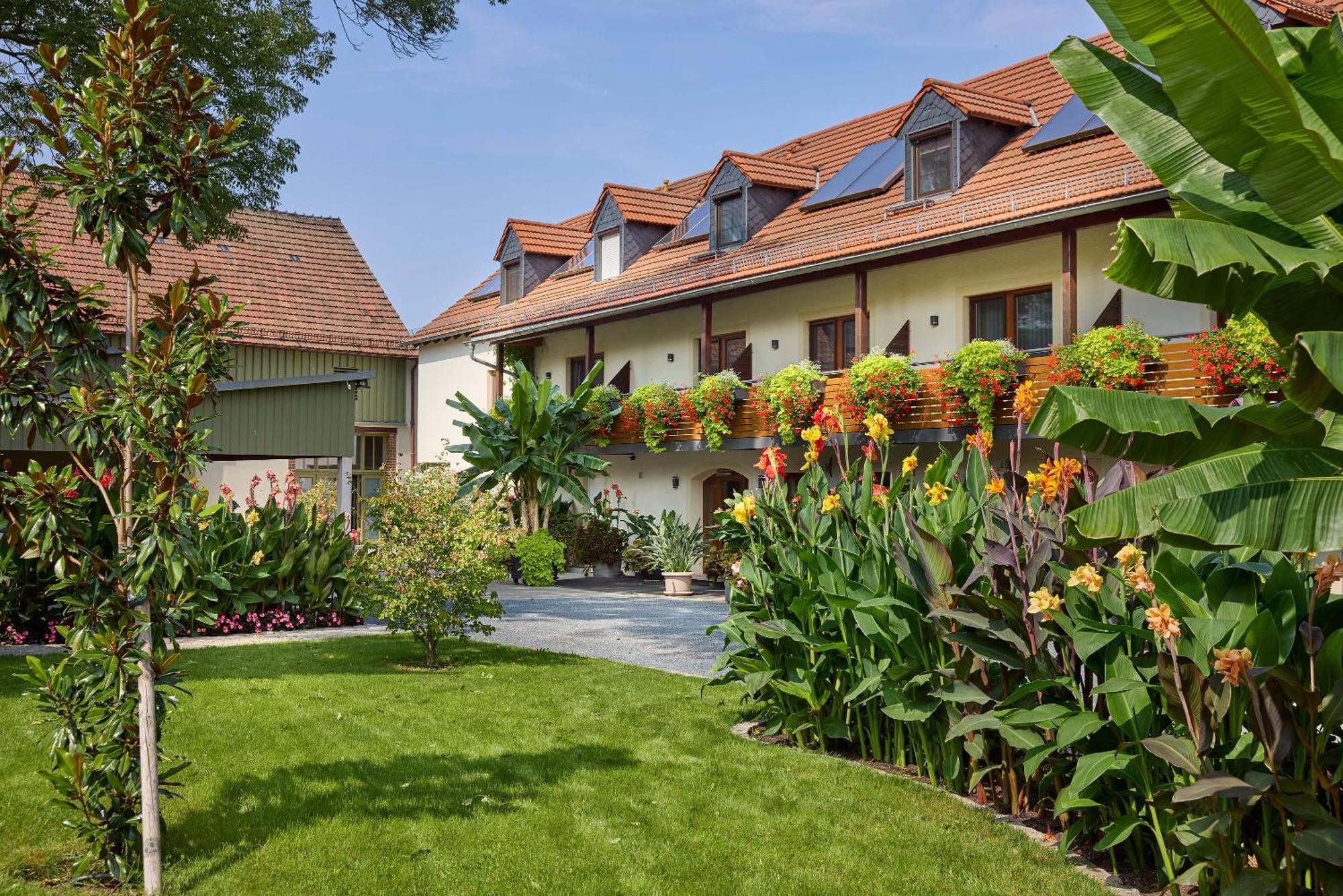Hotel Garni Sonnenhof Reichenberg  Ngoại thất bức ảnh