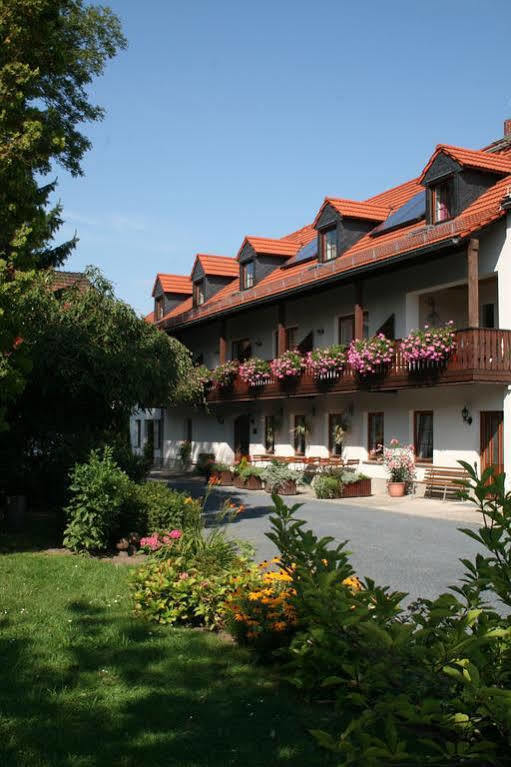 Hotel Garni Sonnenhof Reichenberg  Ngoại thất bức ảnh