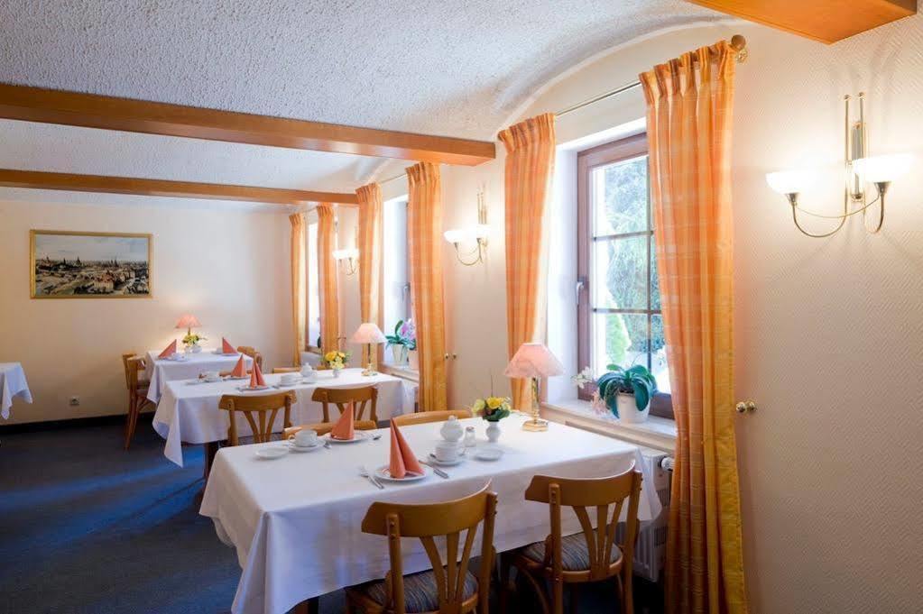 Hotel Garni Sonnenhof Reichenberg  Ngoại thất bức ảnh